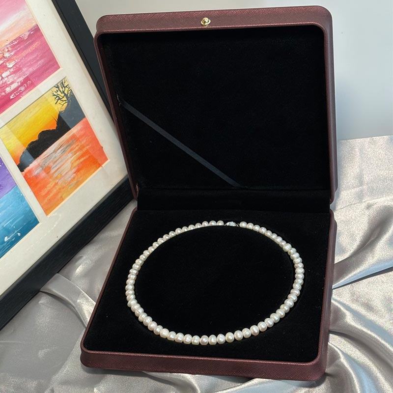 freshwater pearl necklace